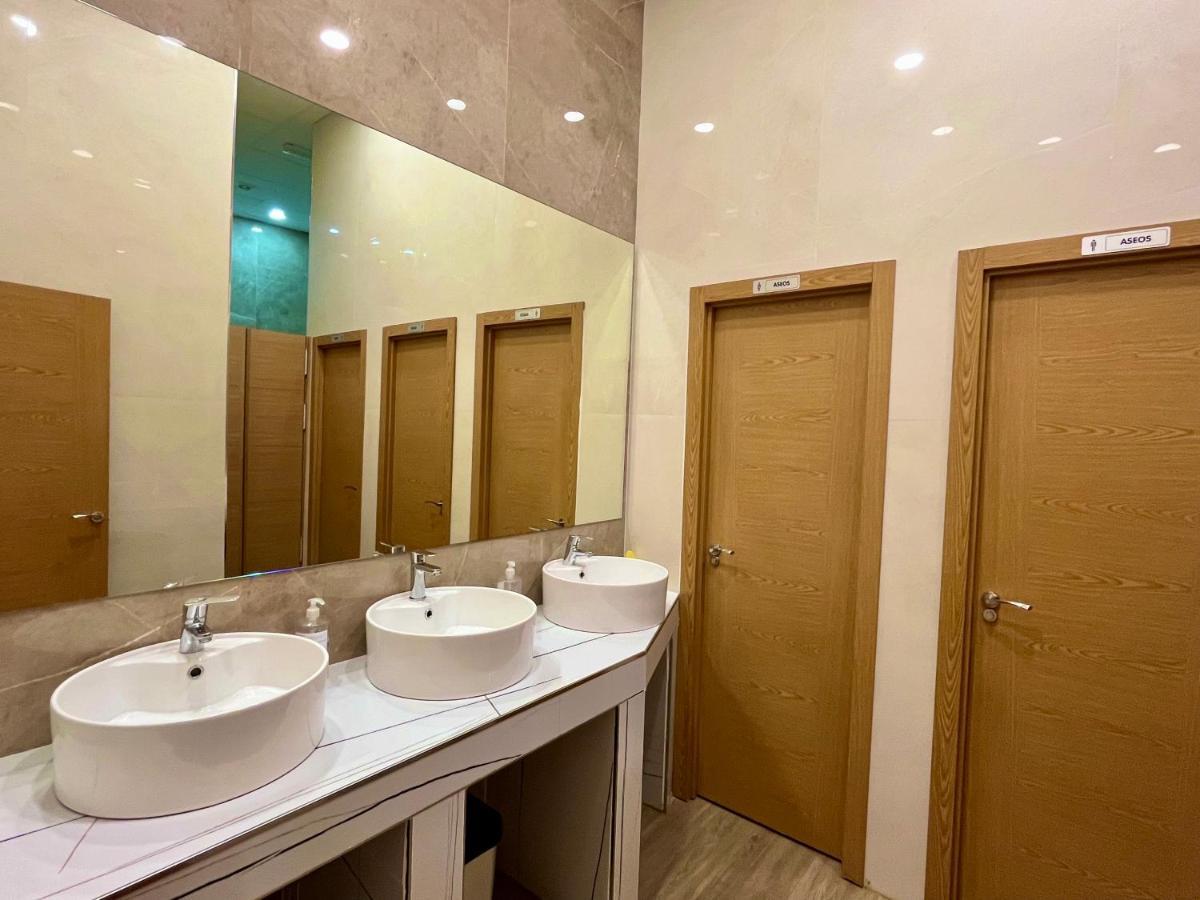 Velvet Hostel Madrid Luaran gambar
