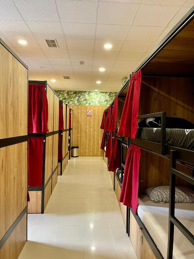 Velvet Hostel Madrid Luaran gambar