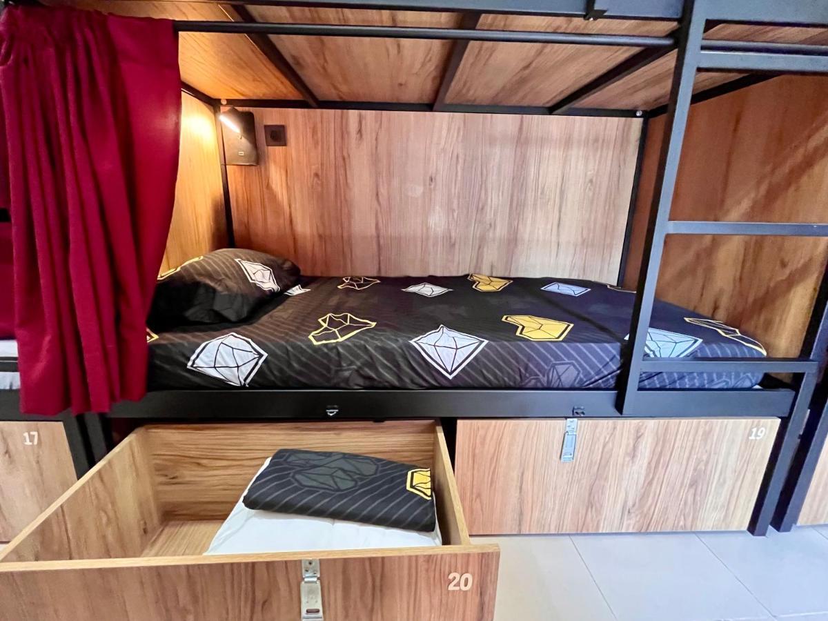 Velvet Hostel Madrid Luaran gambar
