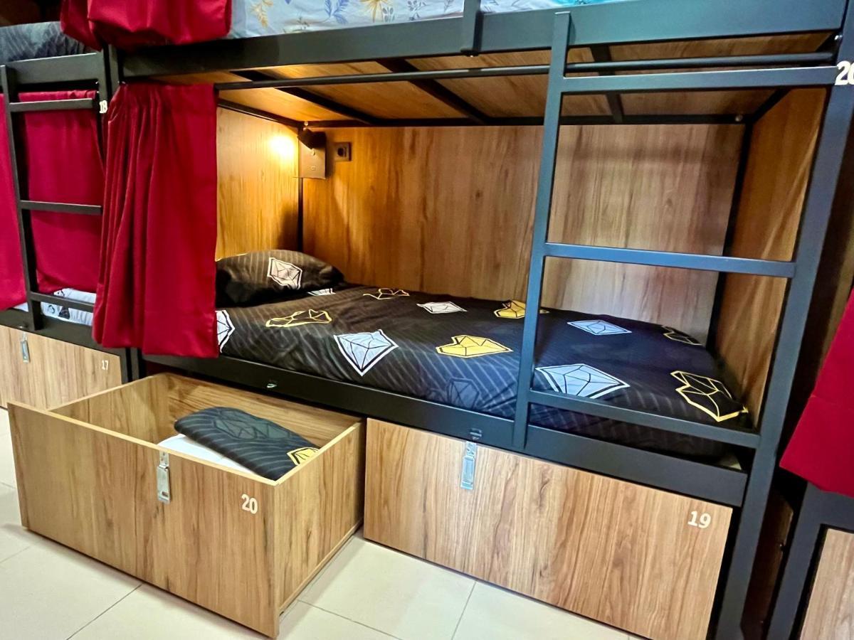 Velvet Hostel Madrid Luaran gambar