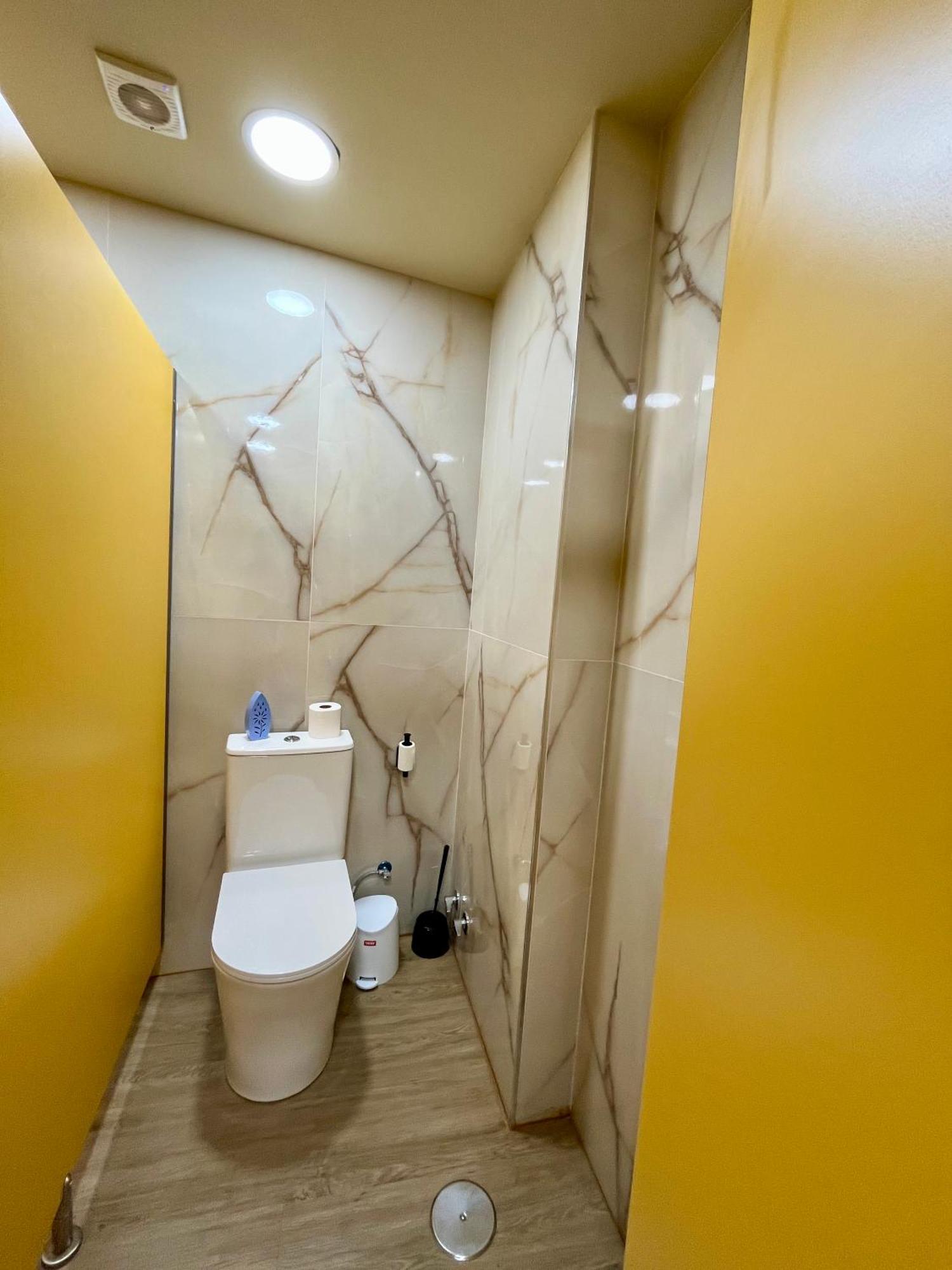 Velvet Hostel Madrid Luaran gambar