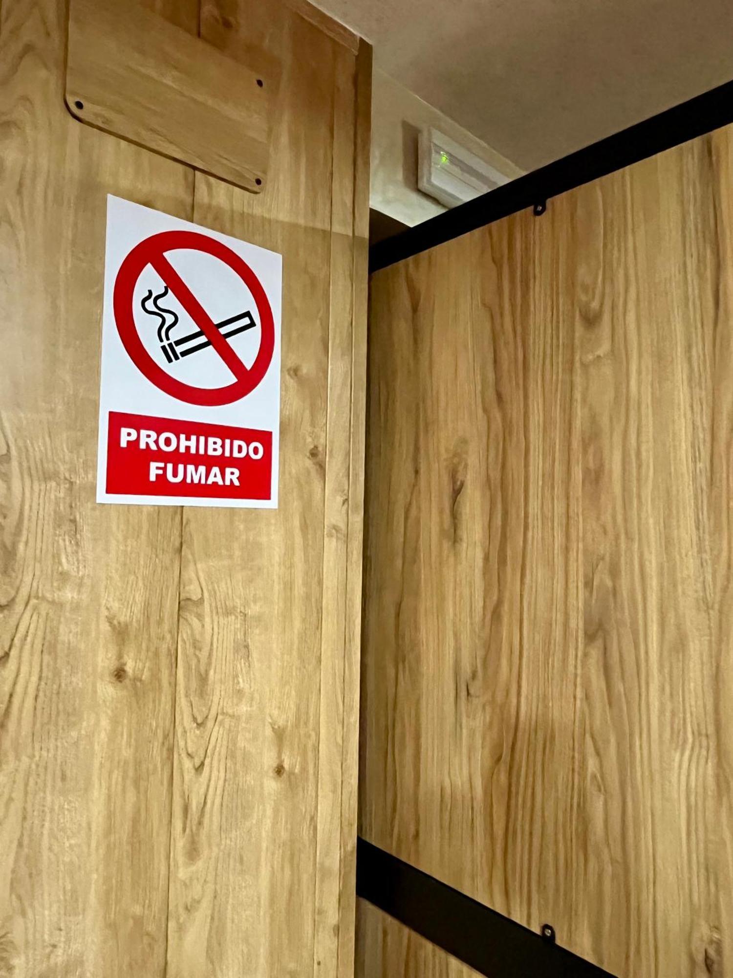 Velvet Hostel Madrid Luaran gambar