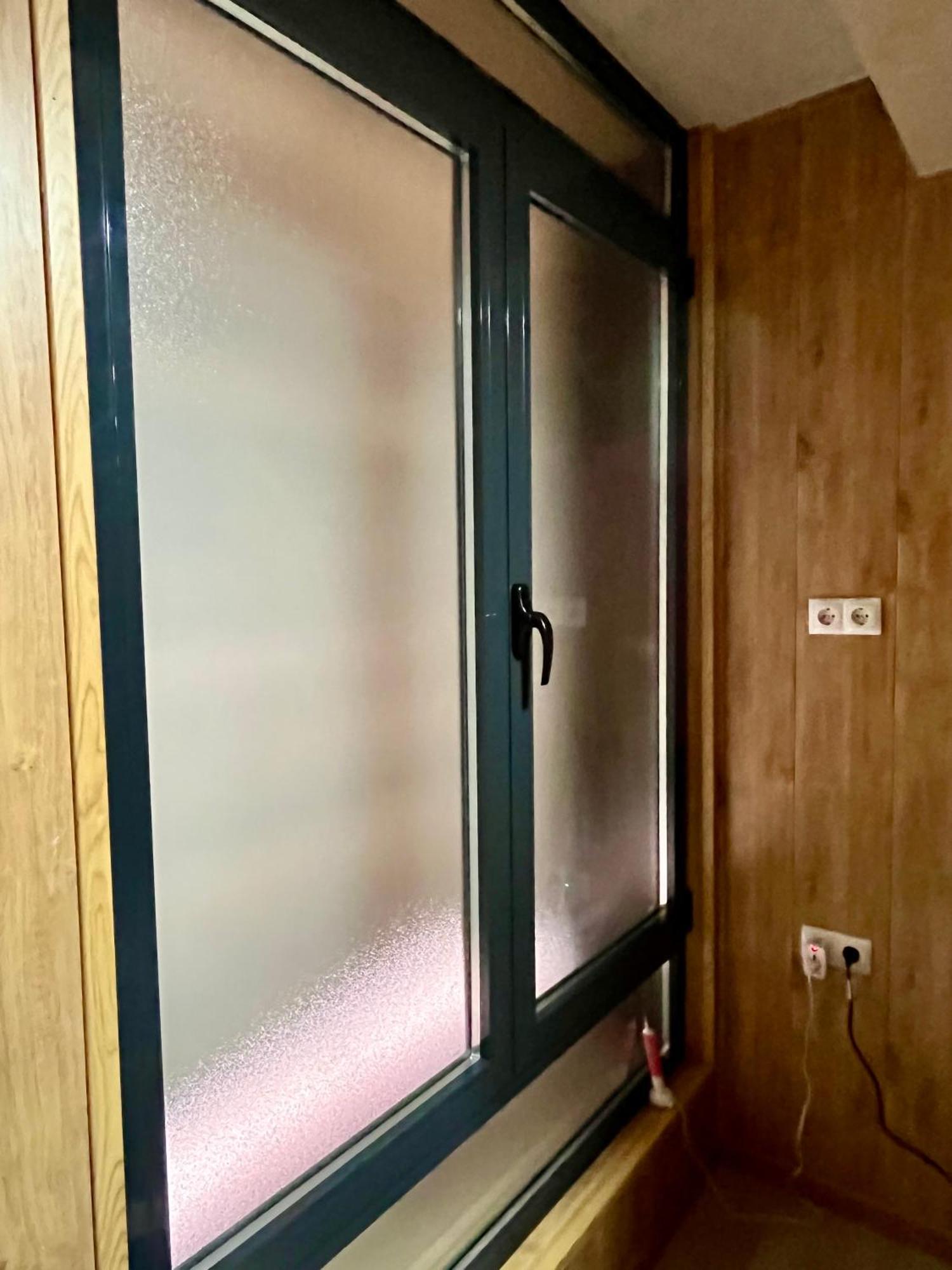 Velvet Hostel Madrid Luaran gambar