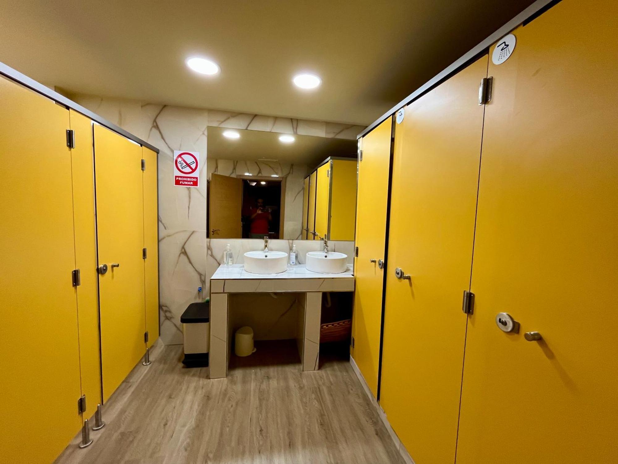 Velvet Hostel Madrid Luaran gambar