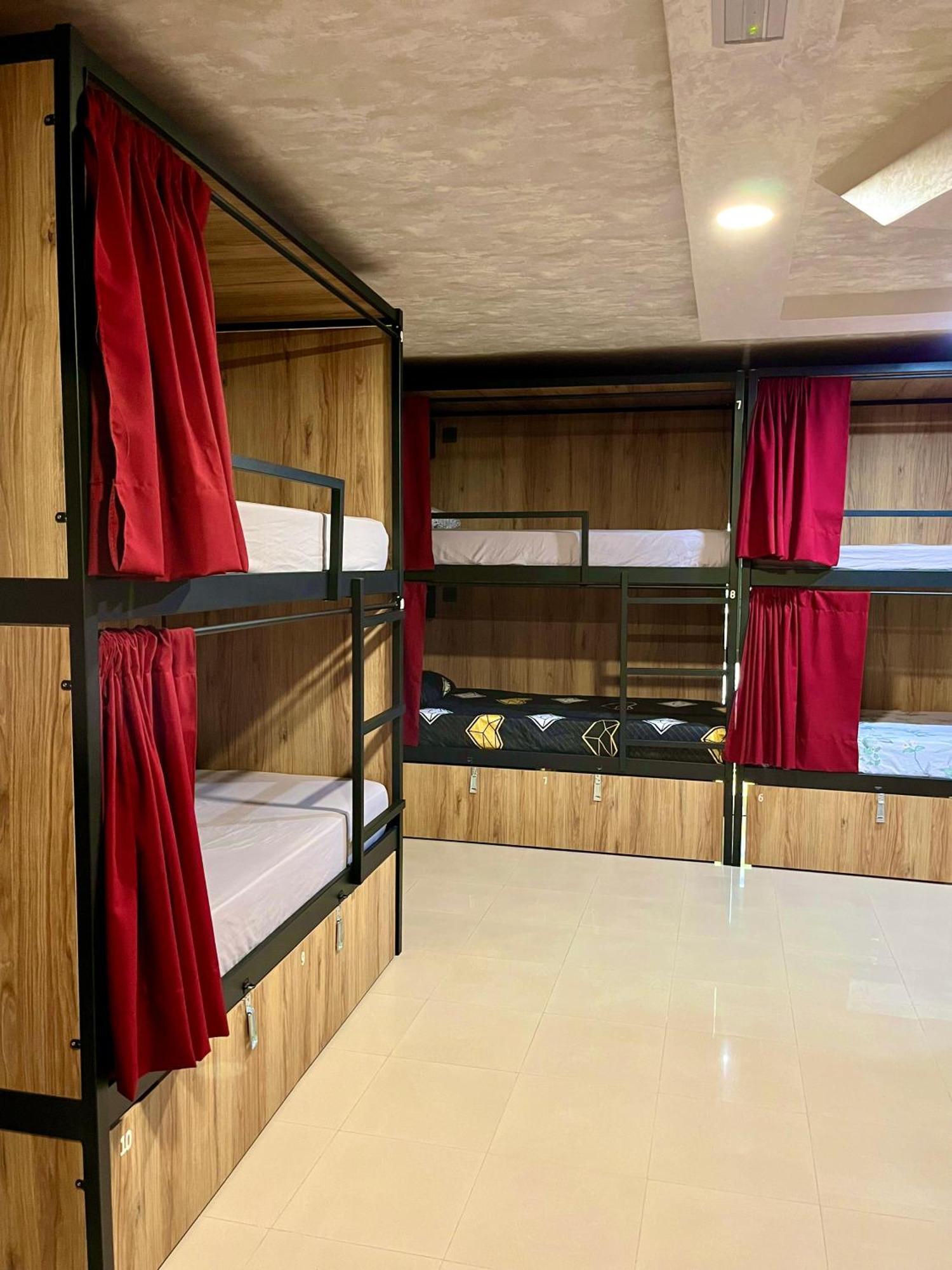 Velvet Hostel Madrid Luaran gambar