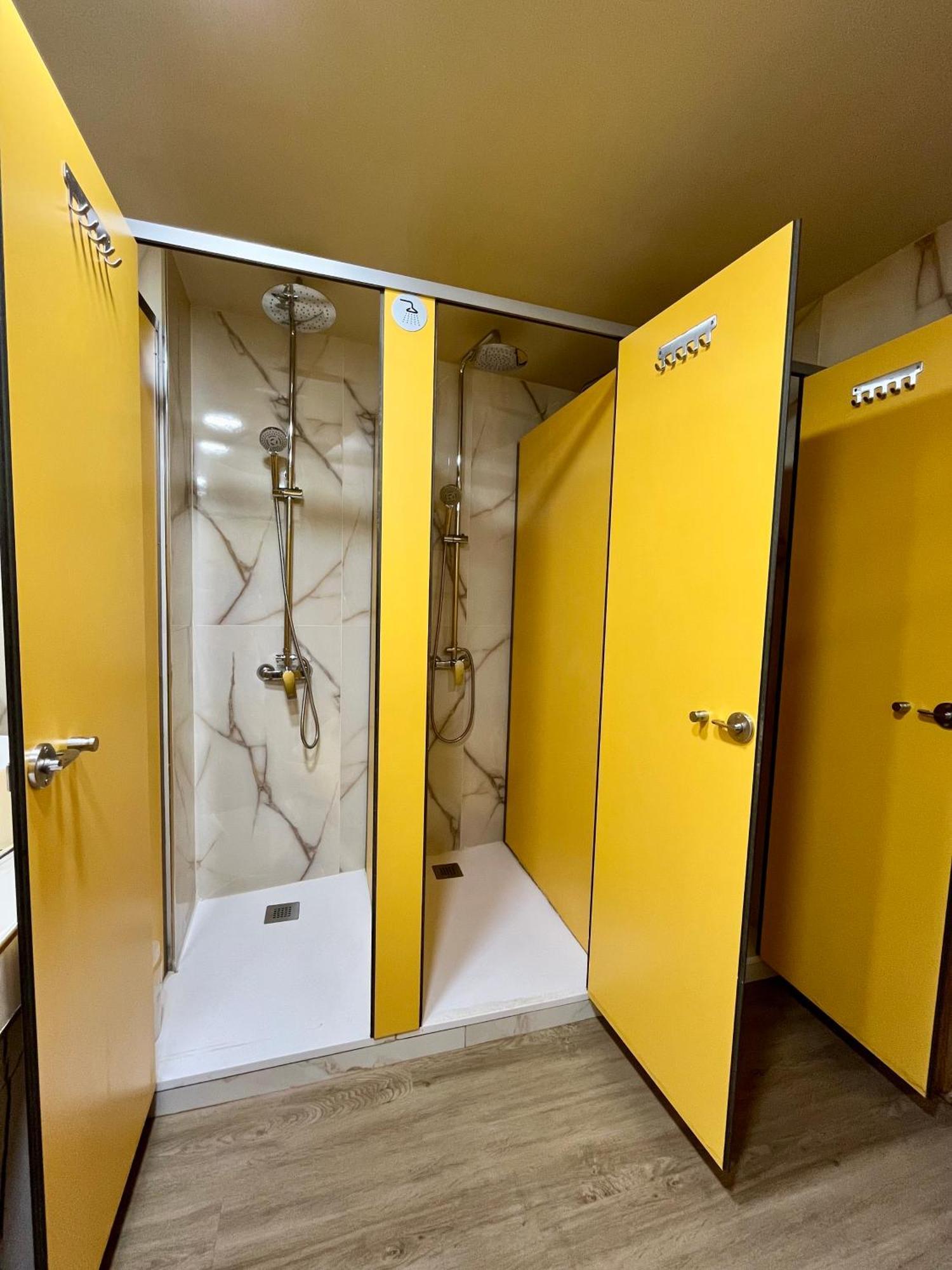 Velvet Hostel Madrid Luaran gambar